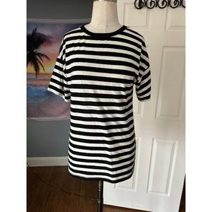 Top Shop black and white striped short sleeve top sz 6